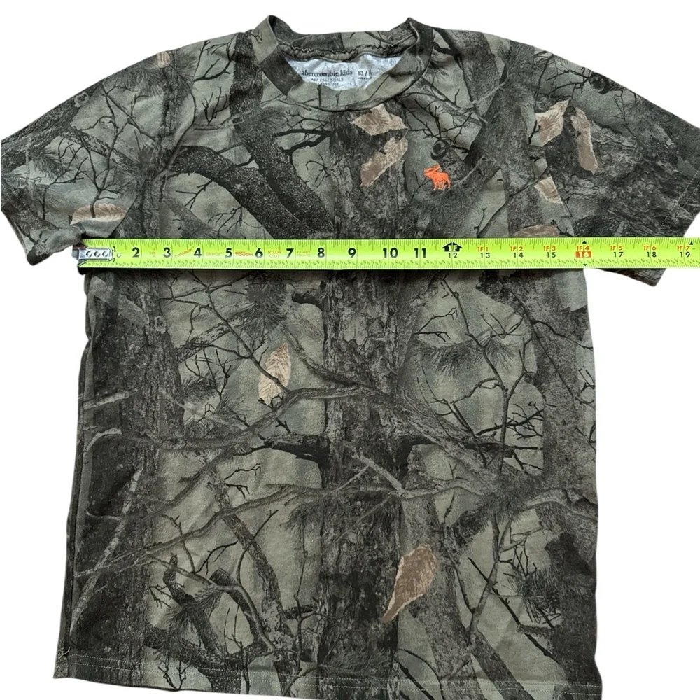 Abercrombie & Fitch Kids Camo T-Shirt Size 13|14‎ Abercrombie Kids Classic Fit